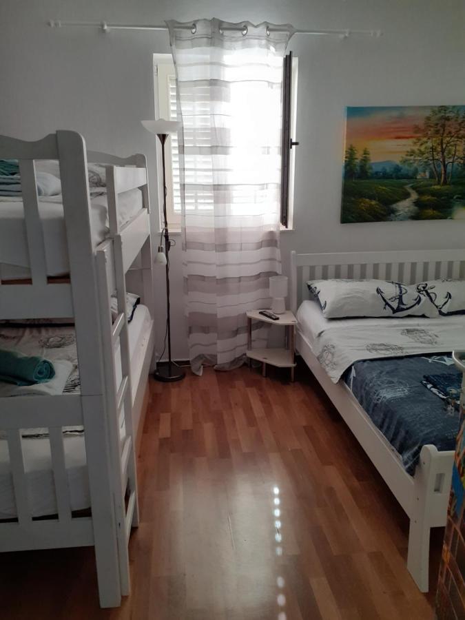Sea View Apartment Sunrise Poljica & Blue Lagoon Rent A Boat المظهر الخارجي الصورة