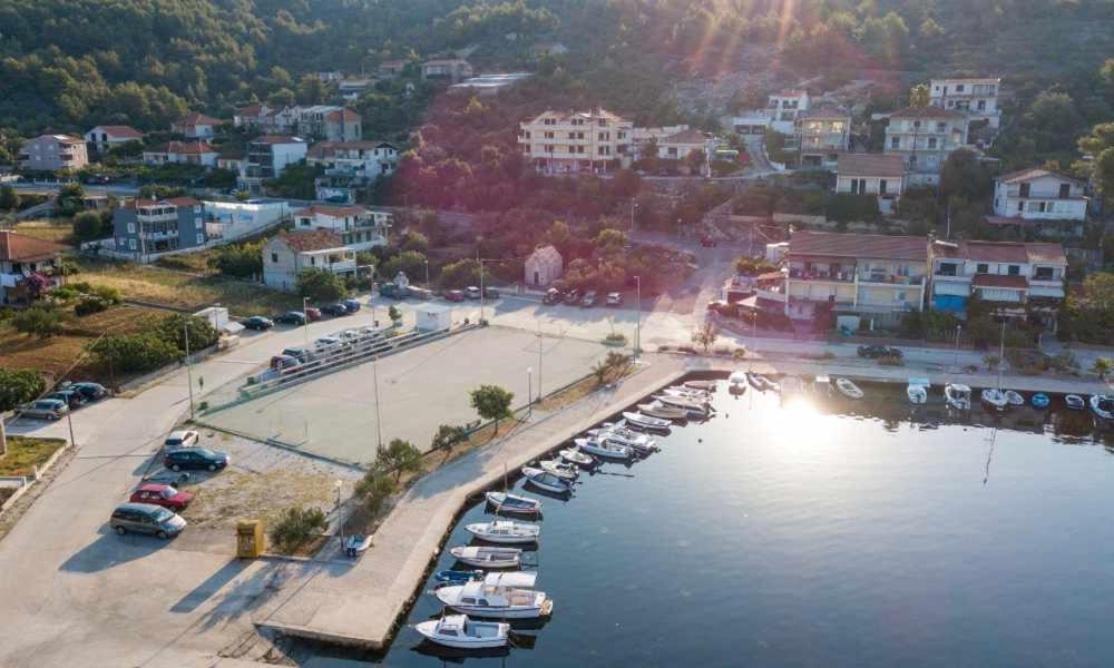 Sea View Apartment Sunrise Poljica & Blue Lagoon Rent A Boat المظهر الخارجي الصورة