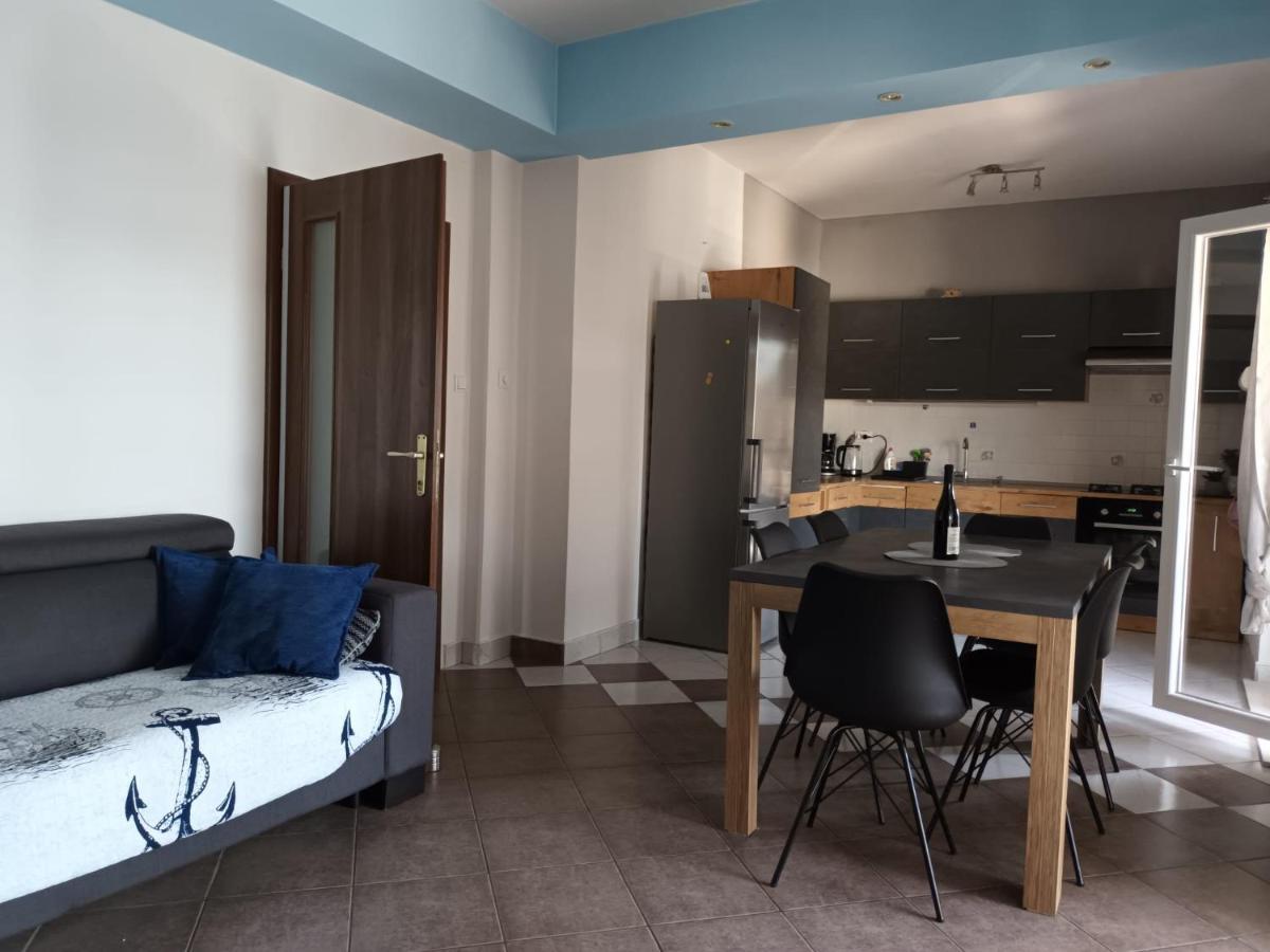 Sea View Apartment Sunrise Poljica & Blue Lagoon Rent A Boat المظهر الخارجي الصورة