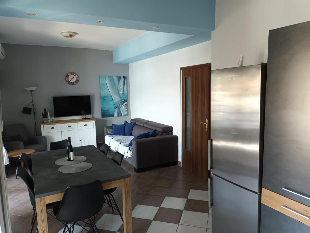 Sea View Apartment Sunrise Poljica & Blue Lagoon Rent A Boat المظهر الخارجي الصورة