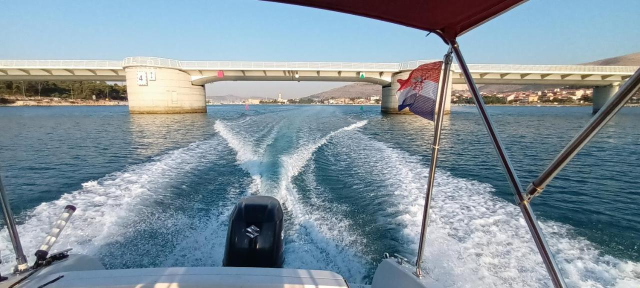 Sea View Apartment Sunrise Poljica & Blue Lagoon Rent A Boat المظهر الخارجي الصورة