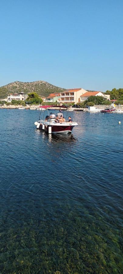 Sea View Apartment Sunrise Poljica & Blue Lagoon Rent A Boat المظهر الخارجي الصورة