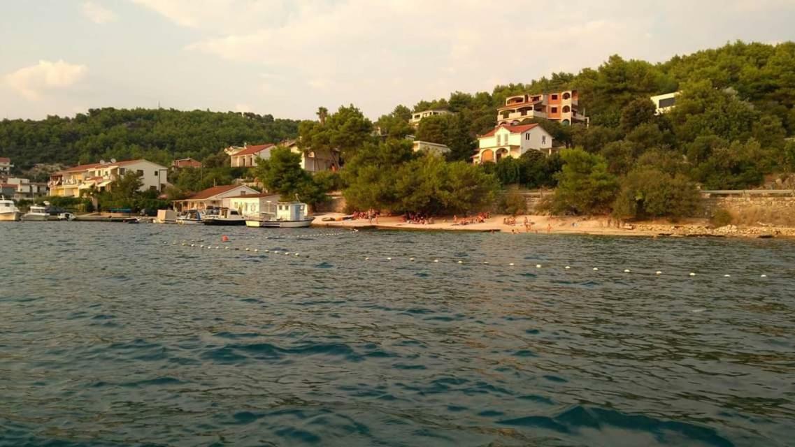 Sea View Apartment Sunrise Poljica & Blue Lagoon Rent A Boat المظهر الخارجي الصورة